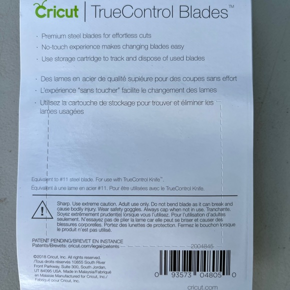 Cricut TrueControl Blade Refill Pack with White Handles - Picture 2 of 2